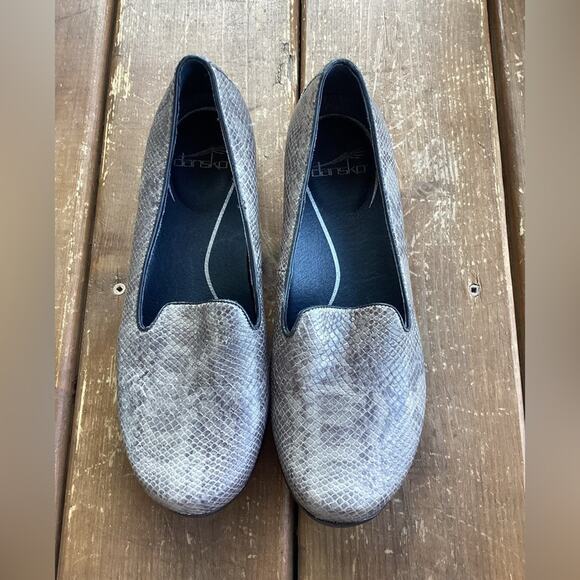 Dansko Olivia Snake Grey Black Slip Loafer Women’s Comfort Shoe Size 38 - Picture 2 of 5